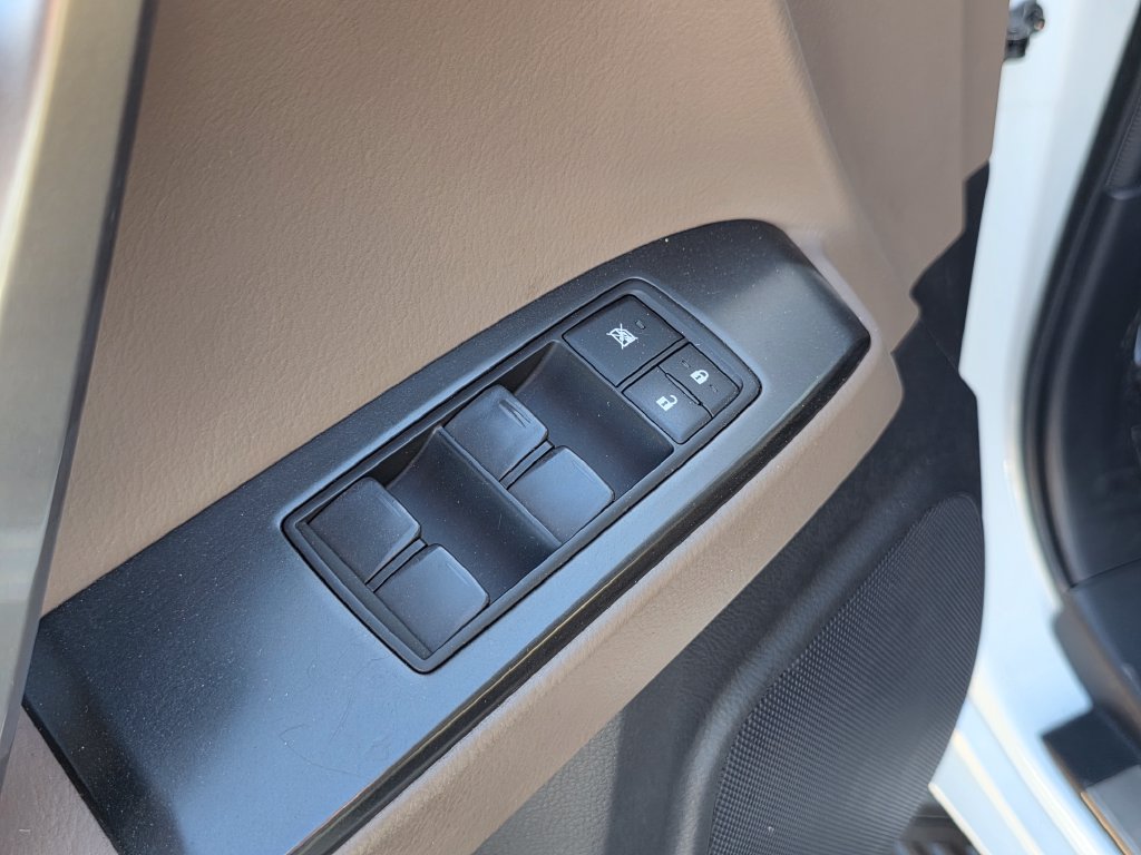 Photo 33 of this Lexus GX 460