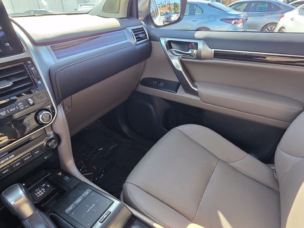 Photo 42 of this Lexus GX 460