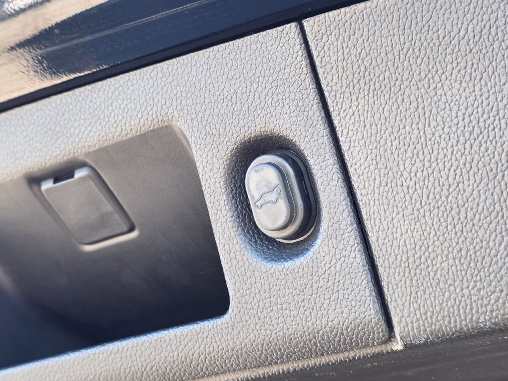 Photo 16 of this Cadillac Escalade ESV