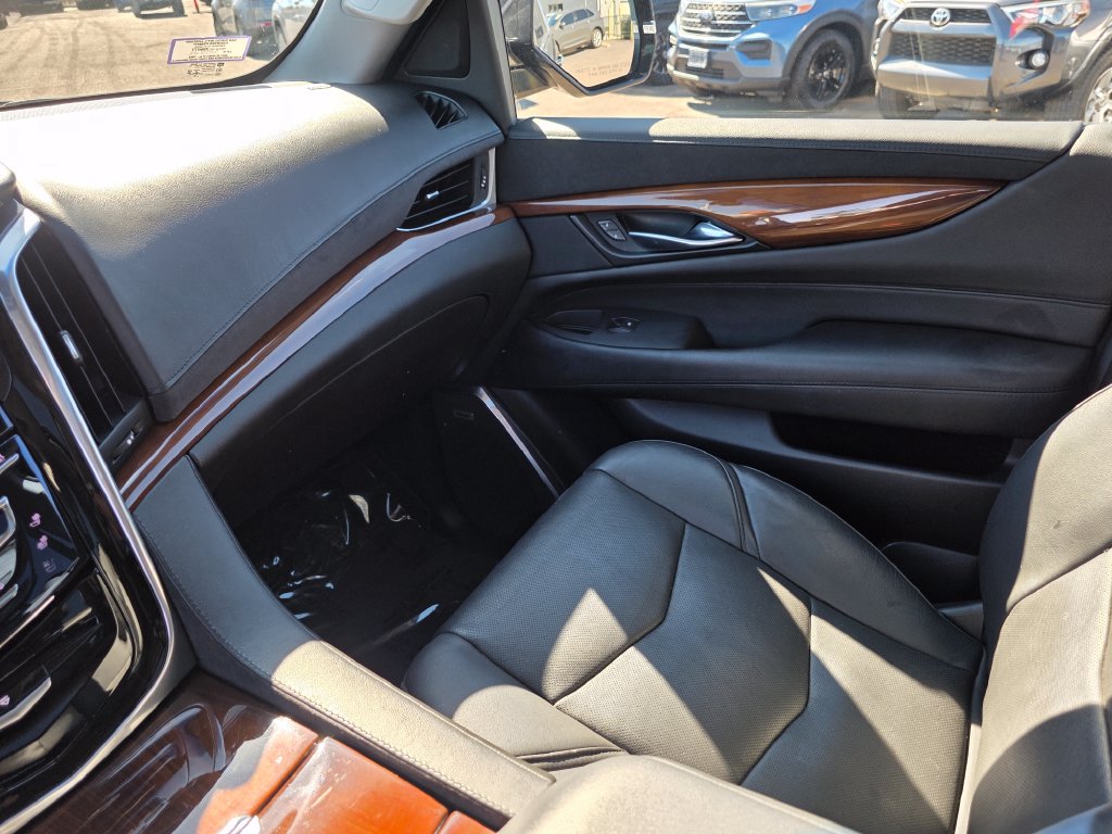 Photo 36 of this Cadillac Escalade ESV