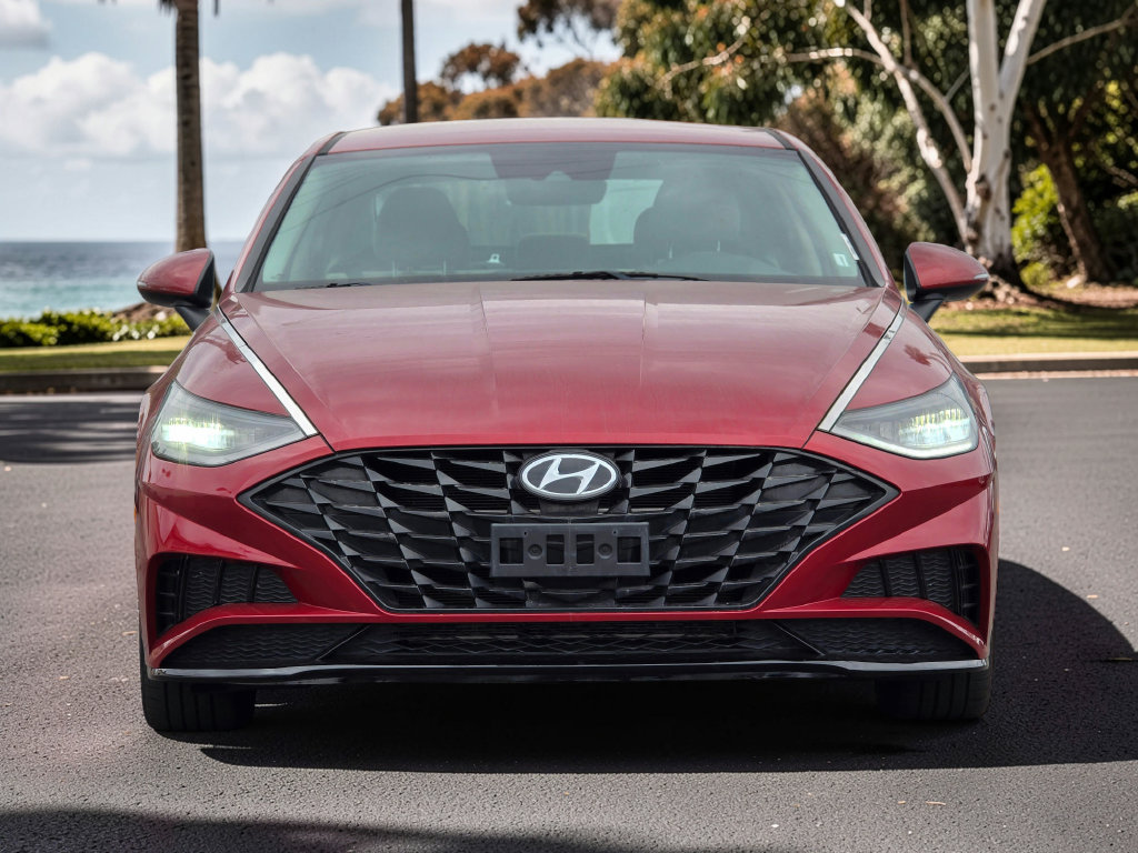 Photo 3 of this Hyundai Sonata