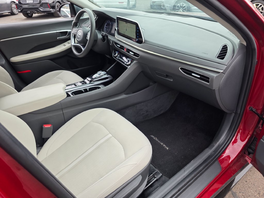 Photo 10 of this Hyundai Sonata