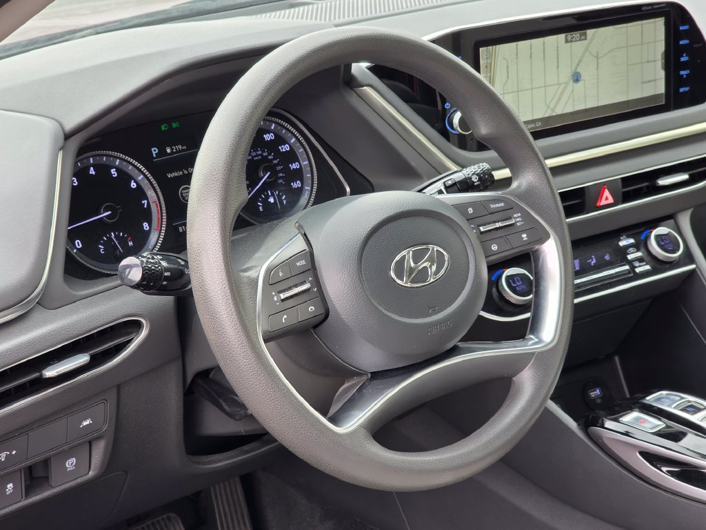 Photo 14 of this Hyundai Sonata