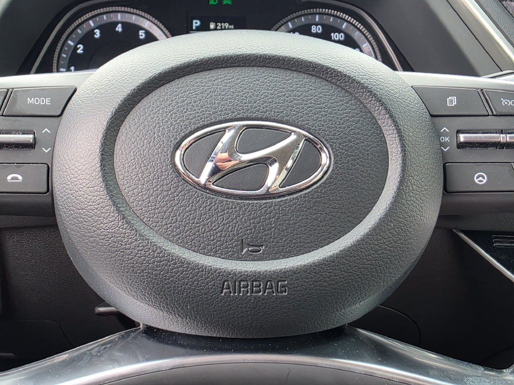 Photo 25 of this Hyundai Sonata