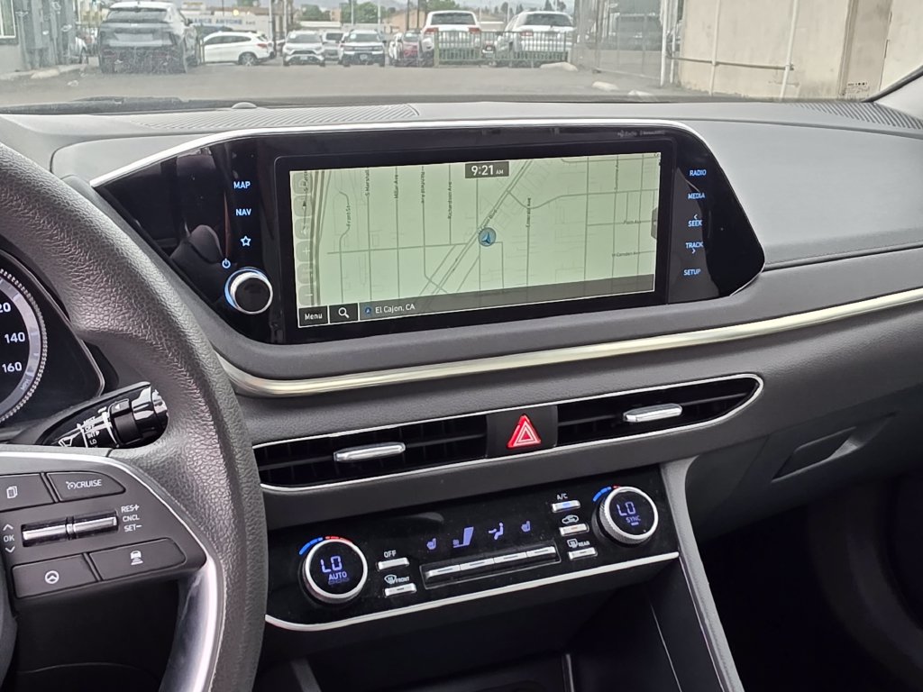 Photo 27 of this Hyundai Sonata