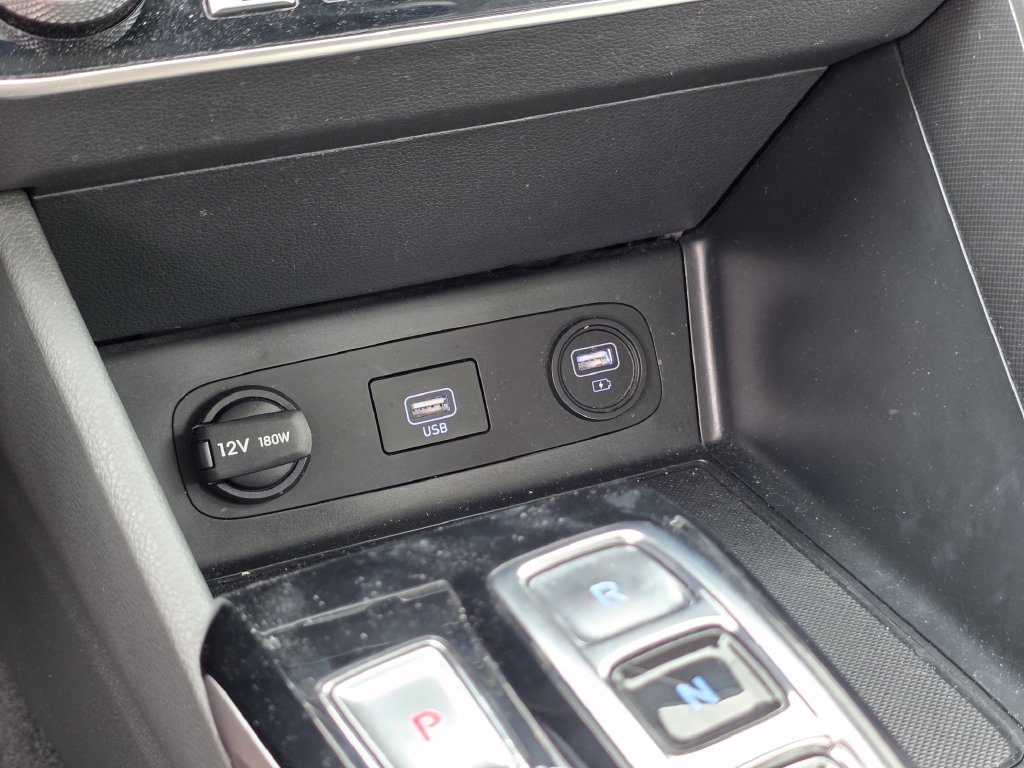 Photo 33 of this Hyundai Sonata