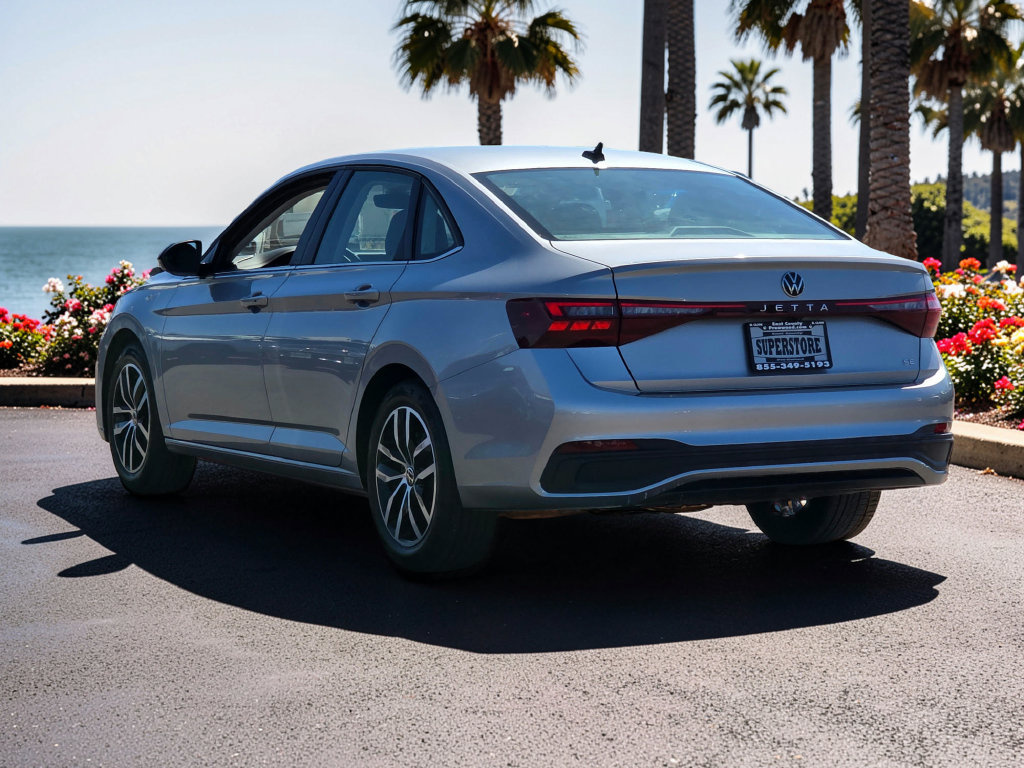 Photo 5 of this Volkswagen Jetta