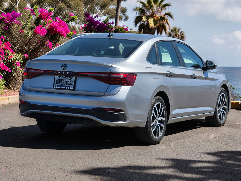 Photo 7 of this Volkswagen Jetta