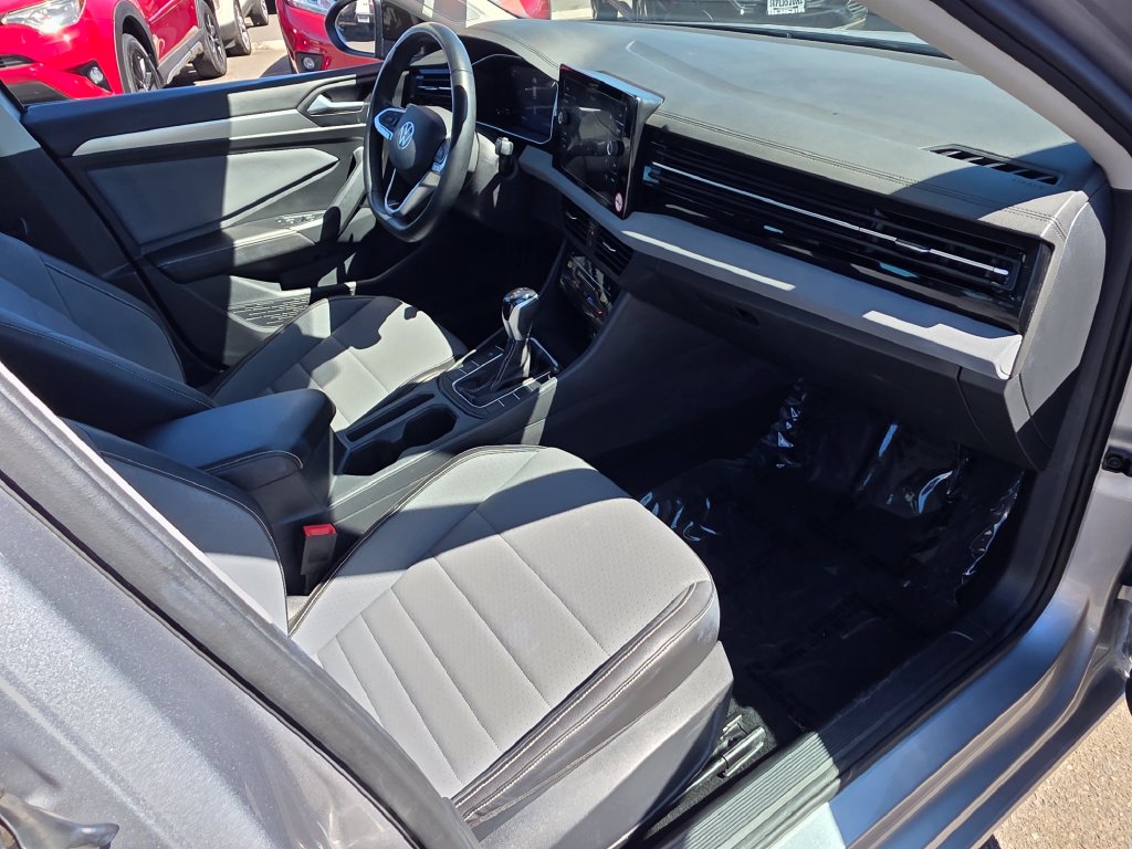 Photo 9 of this Volkswagen Jetta