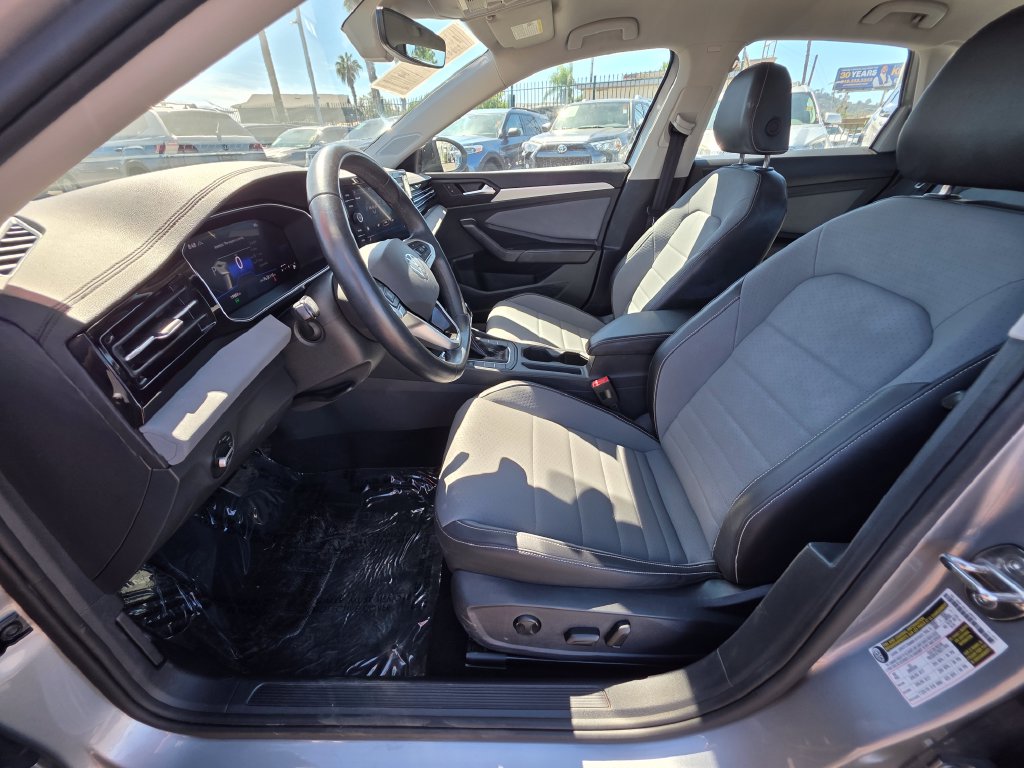 Photo 14 of this Volkswagen Jetta