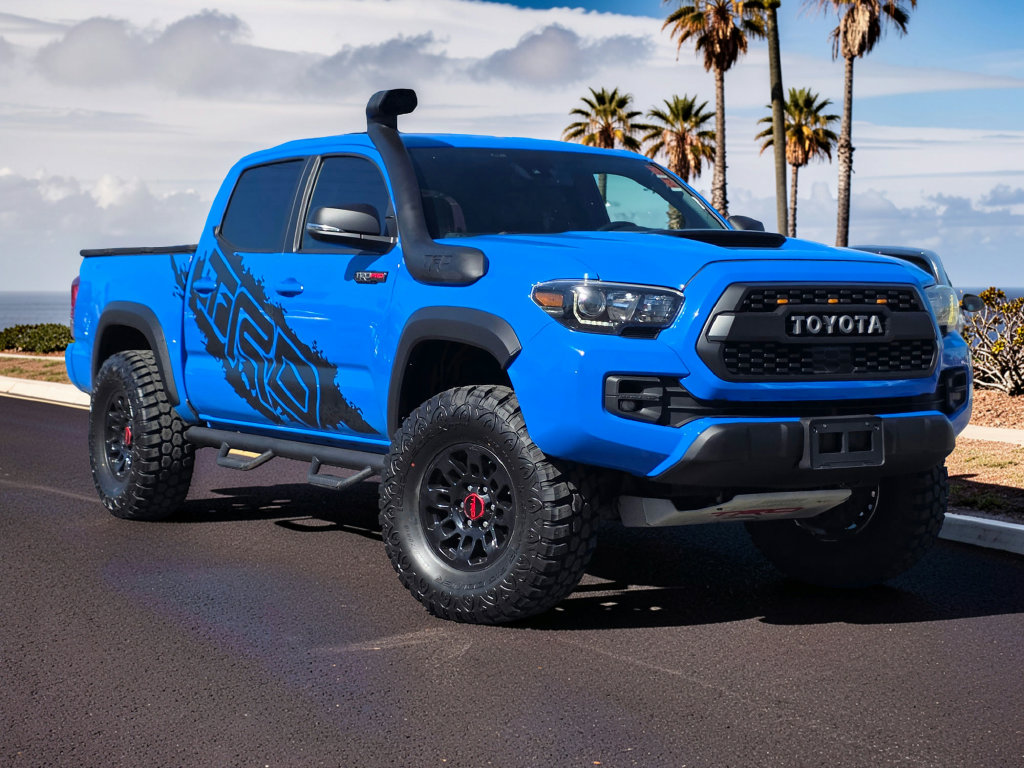 Photo 2 of this Toyota Tacoma 4WD