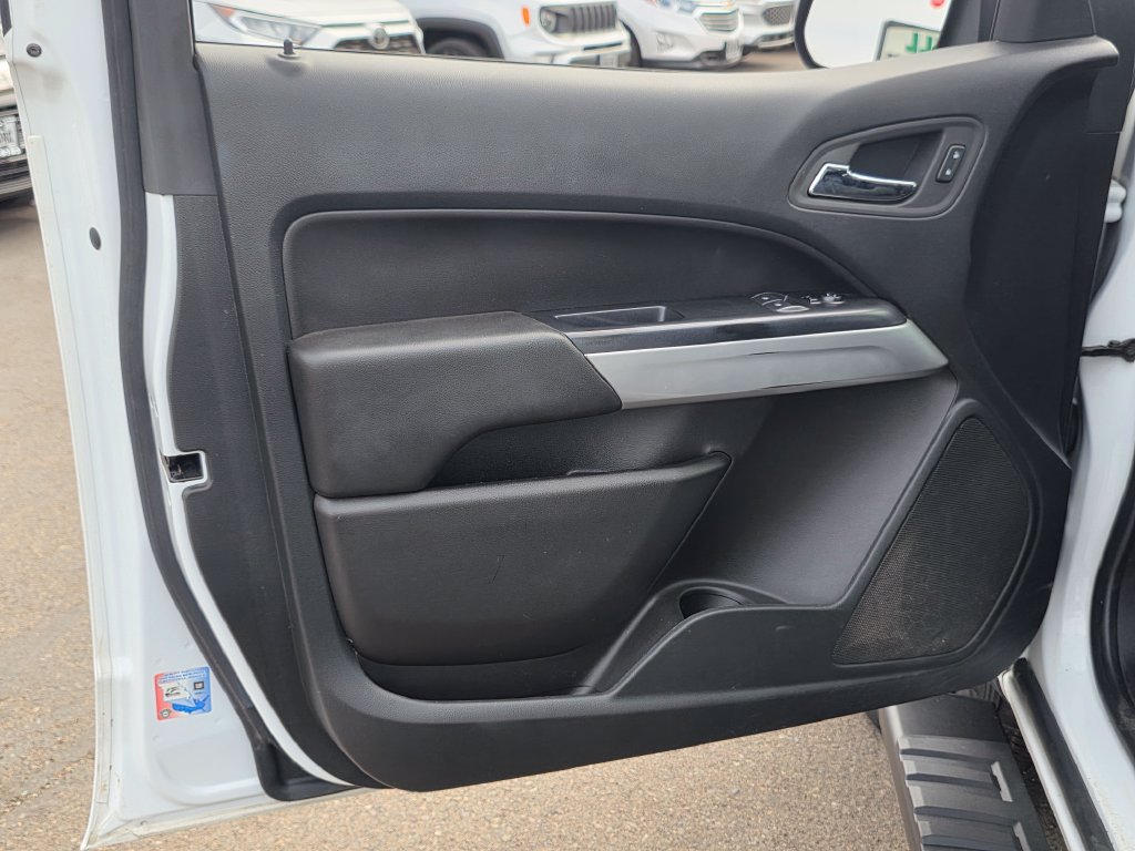 Photo 19 of this Chevrolet Colorado