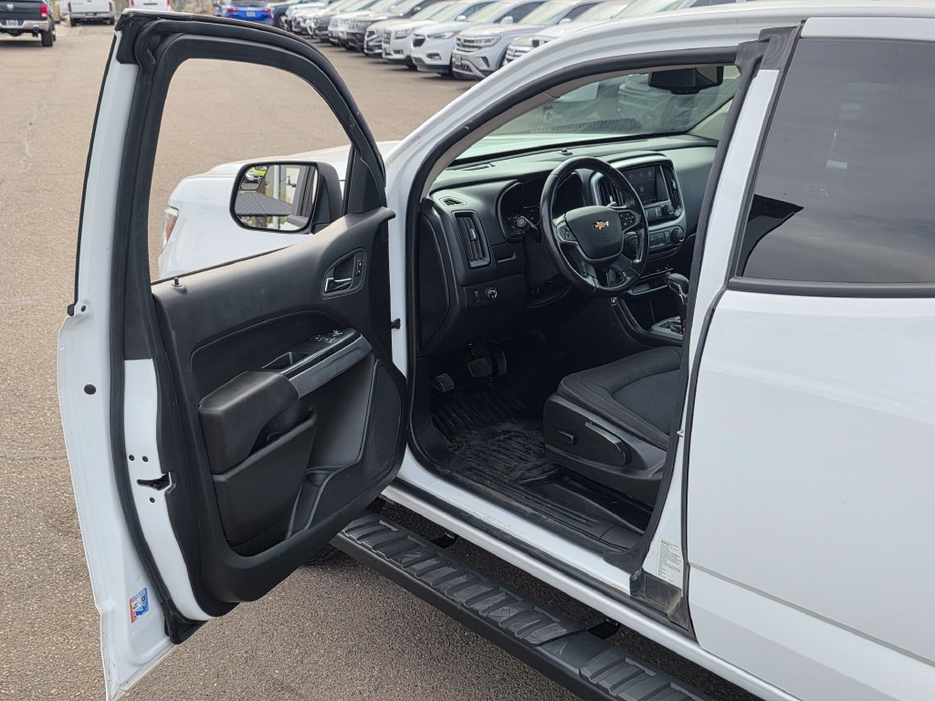 Photo 41 of this Chevrolet Colorado