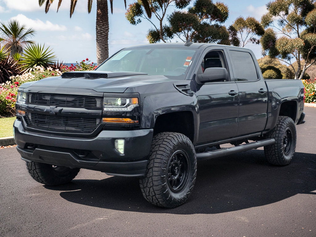 Photo 5 of this Chevrolet Silverado 1500