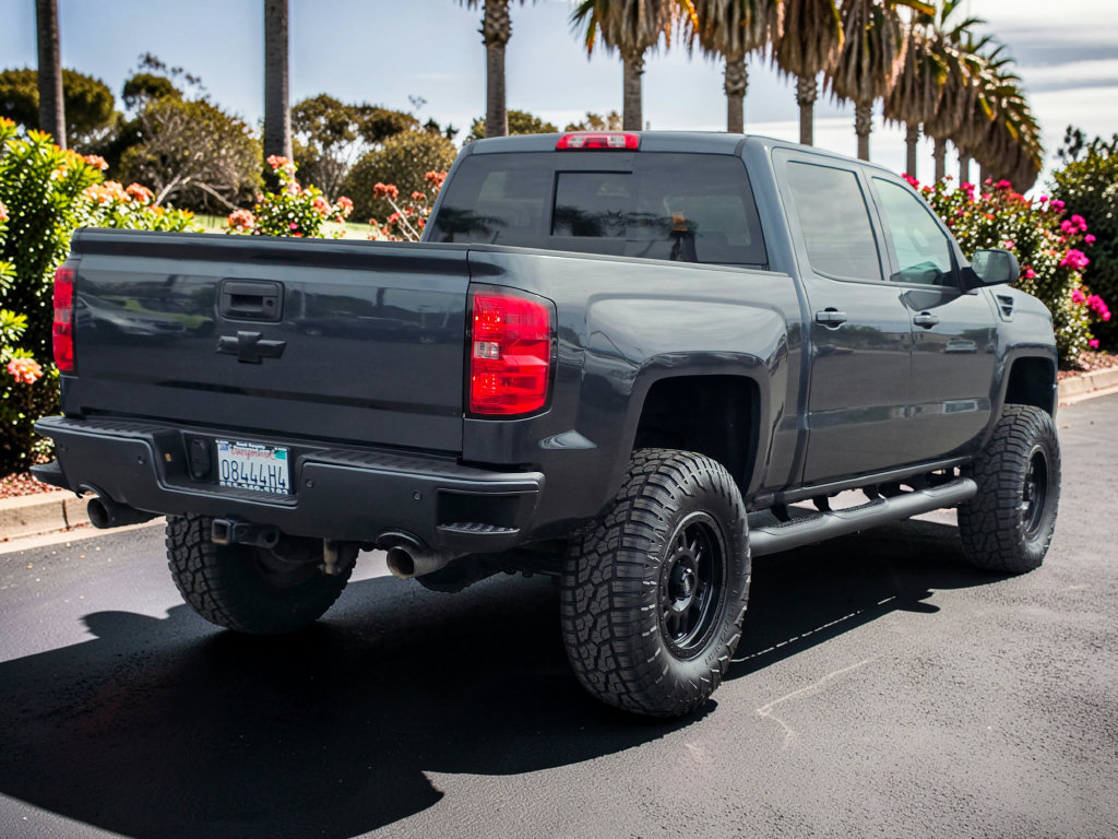 Photo 8 of this Chevrolet Silverado 1500