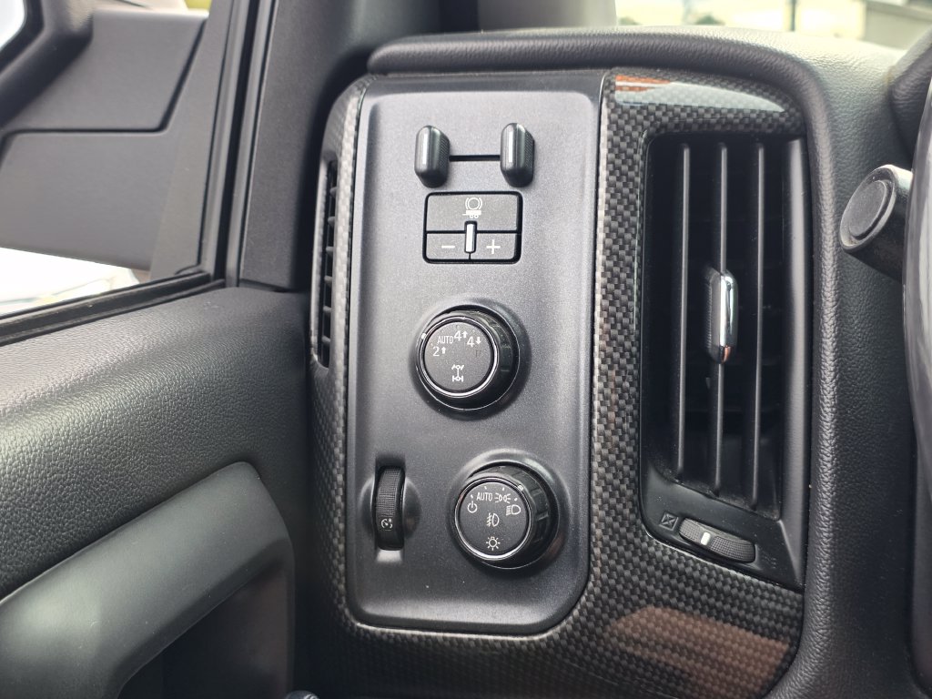 Photo 45 of this Chevrolet Silverado 1500