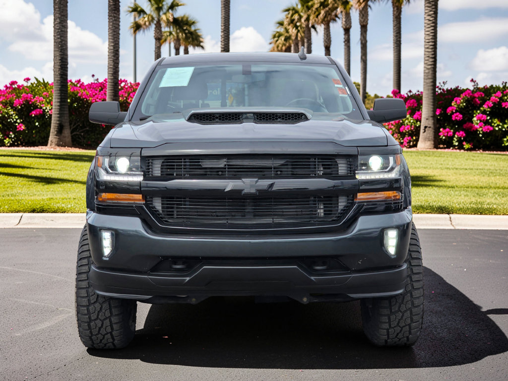 Photo 4 of this Chevrolet Silverado 1500