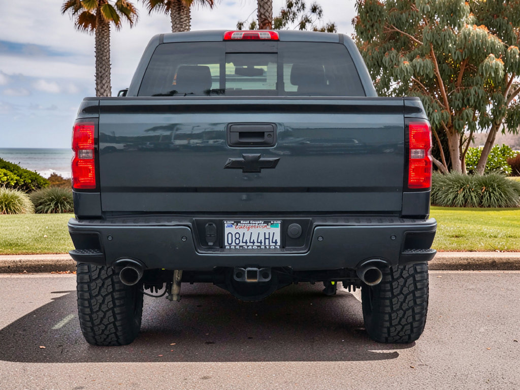 Photo 7 of this Chevrolet Silverado 1500