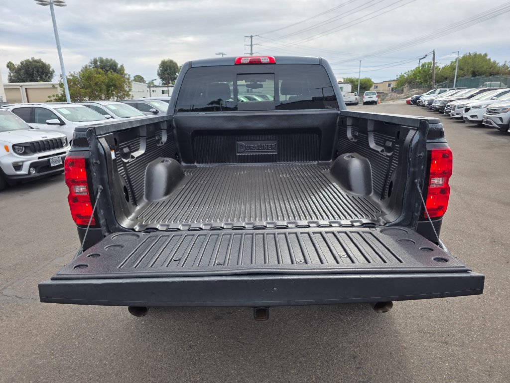 Photo 16 of this Chevrolet Silverado 1500