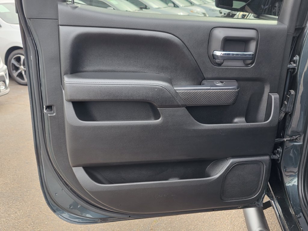 Photo 27 of this Chevrolet Silverado 1500