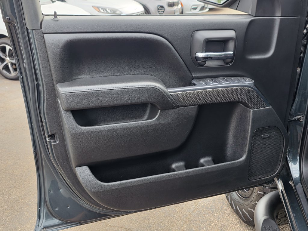 Photo 28 of this Chevrolet Silverado 1500