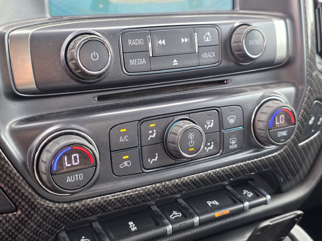 Photo 40 of this Chevrolet Silverado 1500