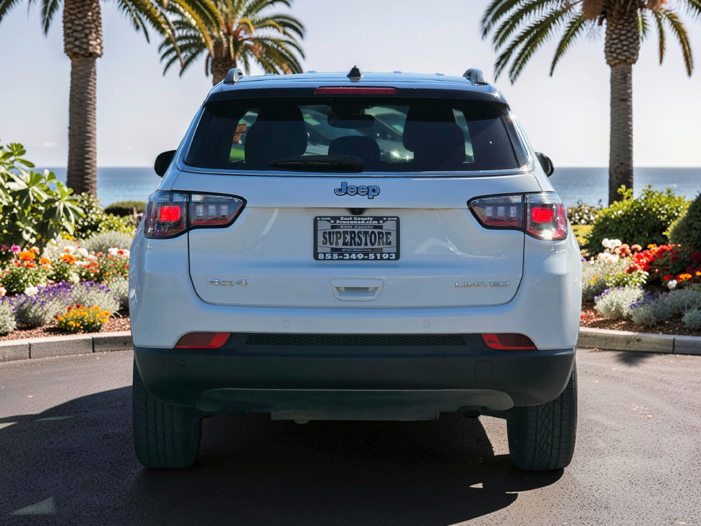 Photo 7 of this Jeep Compass