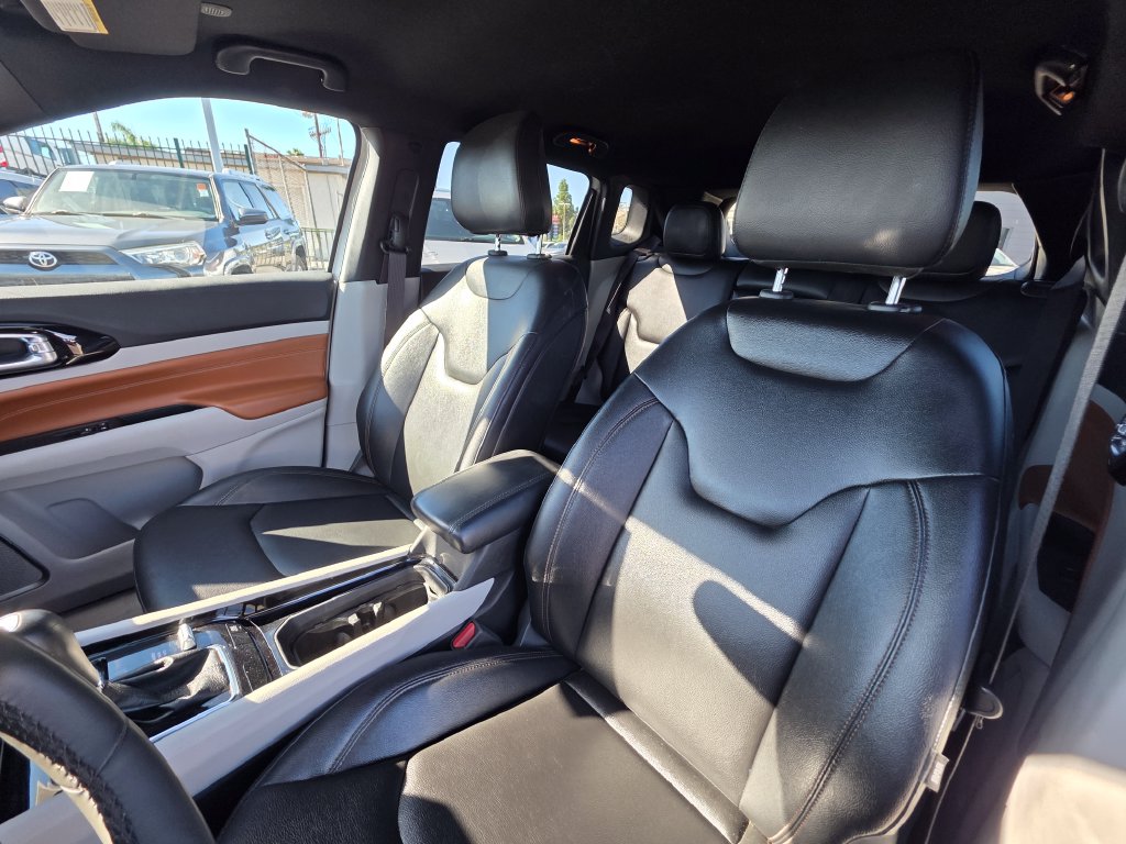 Photo 18 of this Jeep Compass