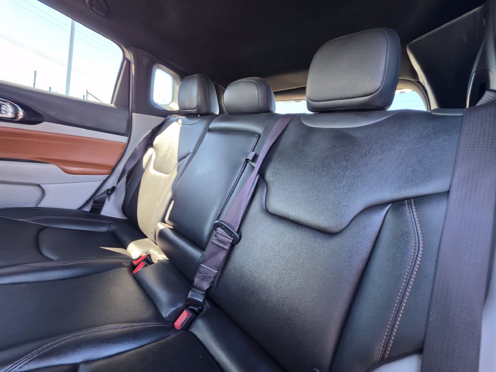 Photo 20 of this Jeep Compass