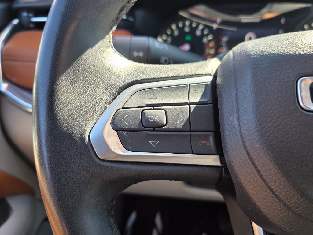 Photo 27 of this Jeep Compass