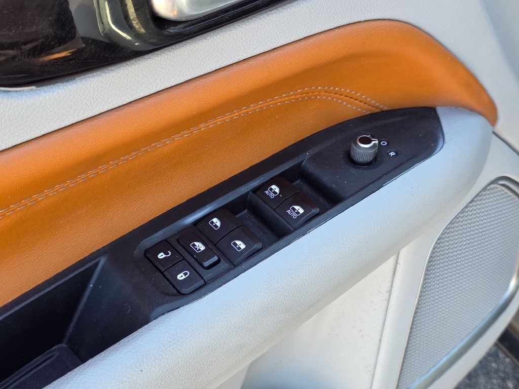 Photo 24 of this Jeep Compass