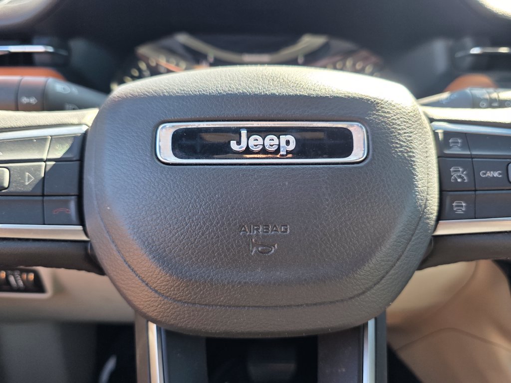 Photo 28 of this Jeep Compass