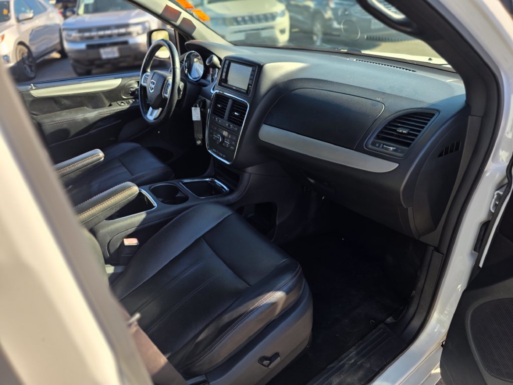 Photo 5 of this Dodge Grand Caravan