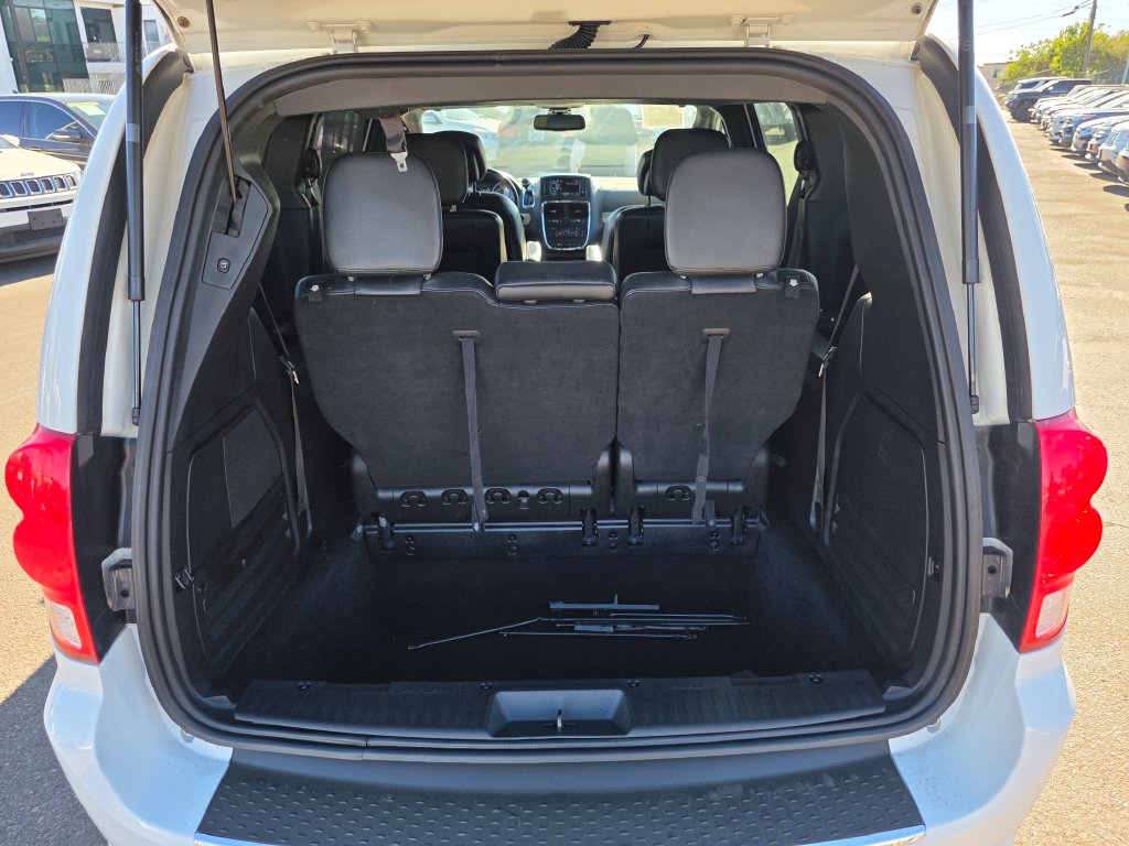 Photo 6 of this Dodge Grand Caravan