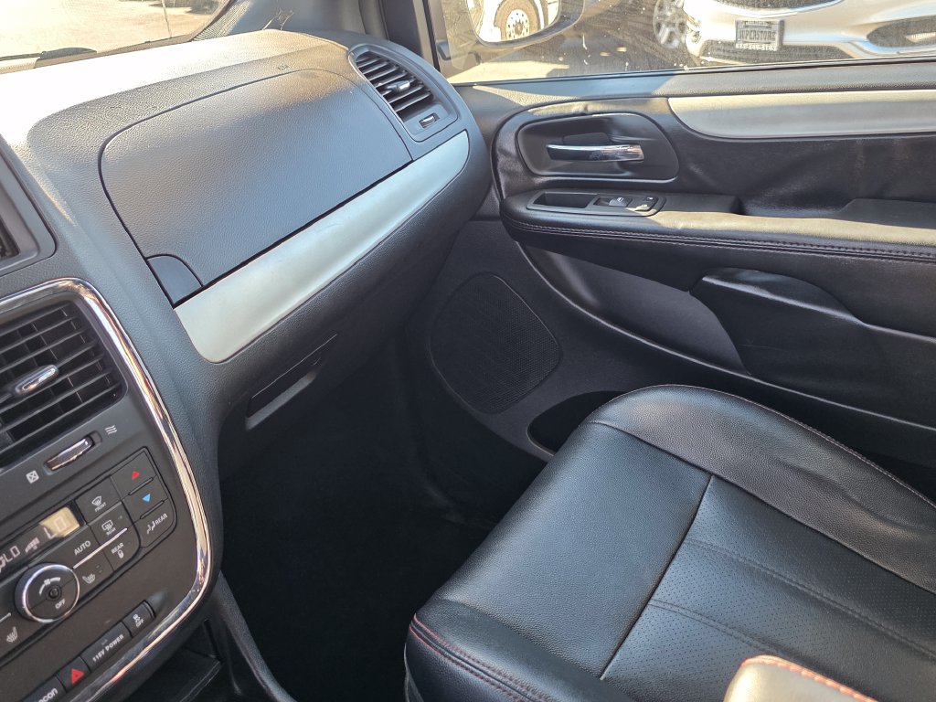 Photo 18 of this Dodge Grand Caravan