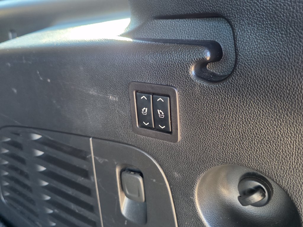 Photo 17 of this Cadillac Escalade ESV