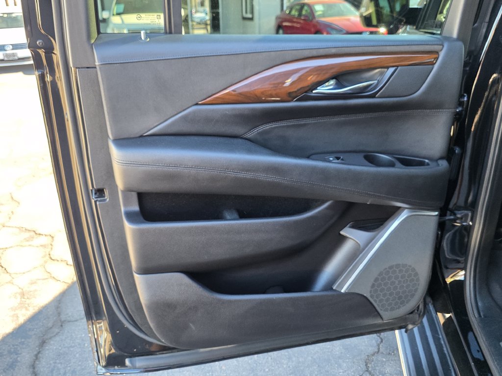 Photo 26 of this Cadillac Escalade ESV