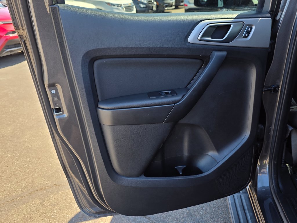 Photo 23 of this Ford Ranger