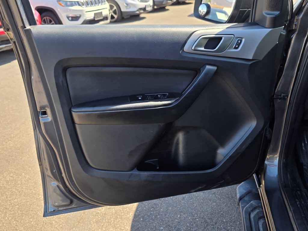 Photo 24 of this Ford Ranger