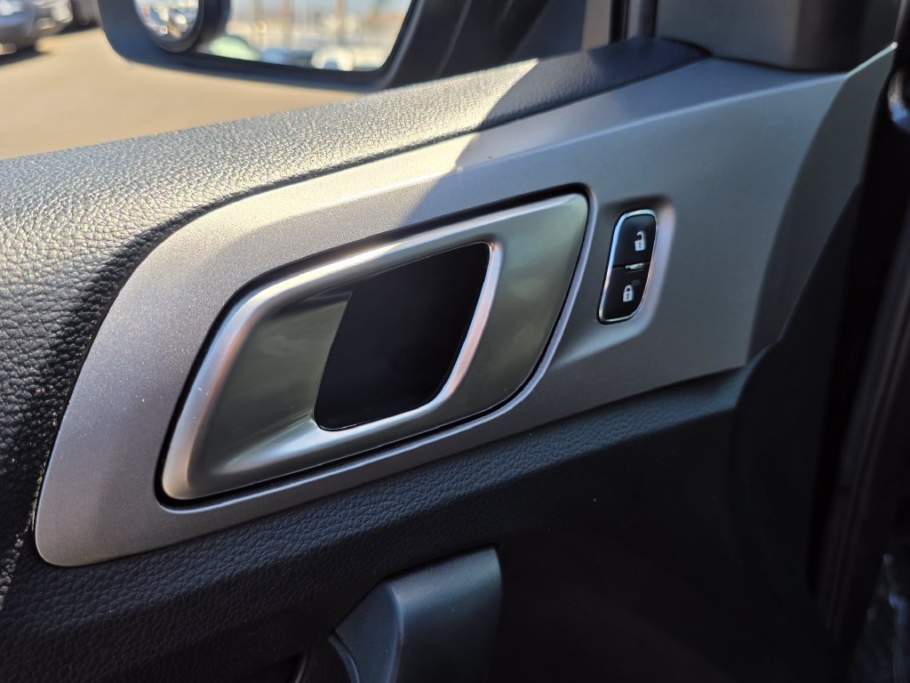 Photo 26 of this Ford Ranger