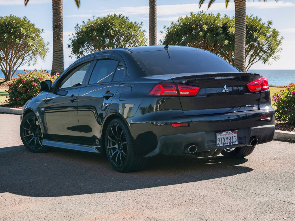Photo 3 of this Mitsubishi Lancer