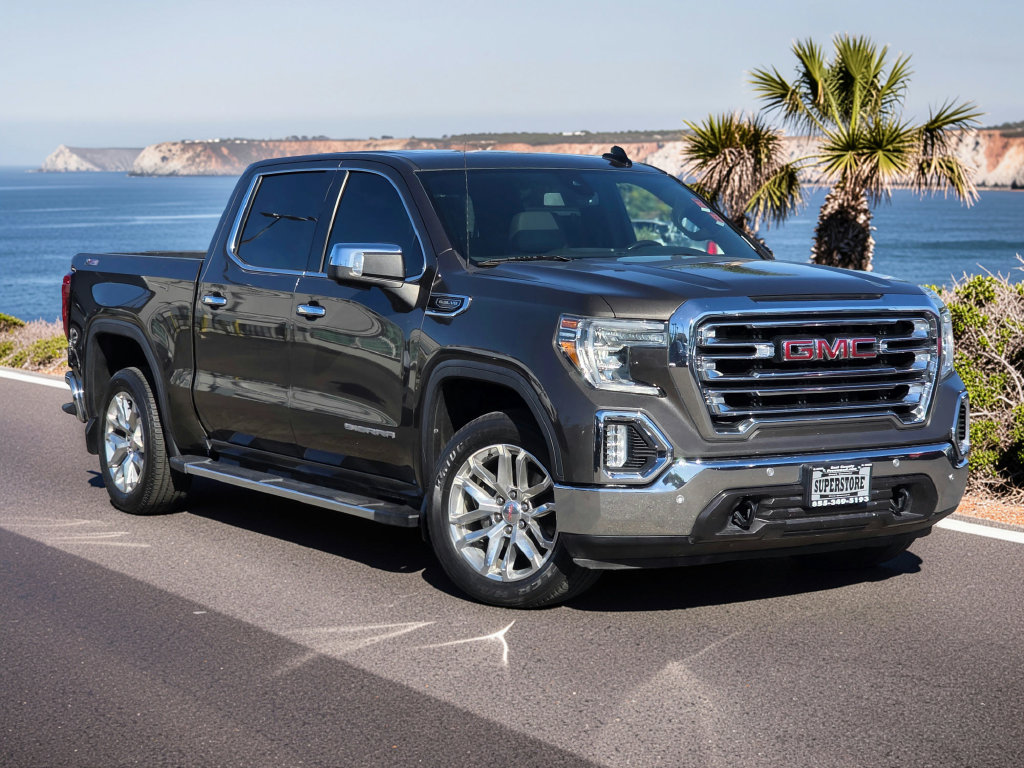 Photo 2 of this GMC Sierra 1500
