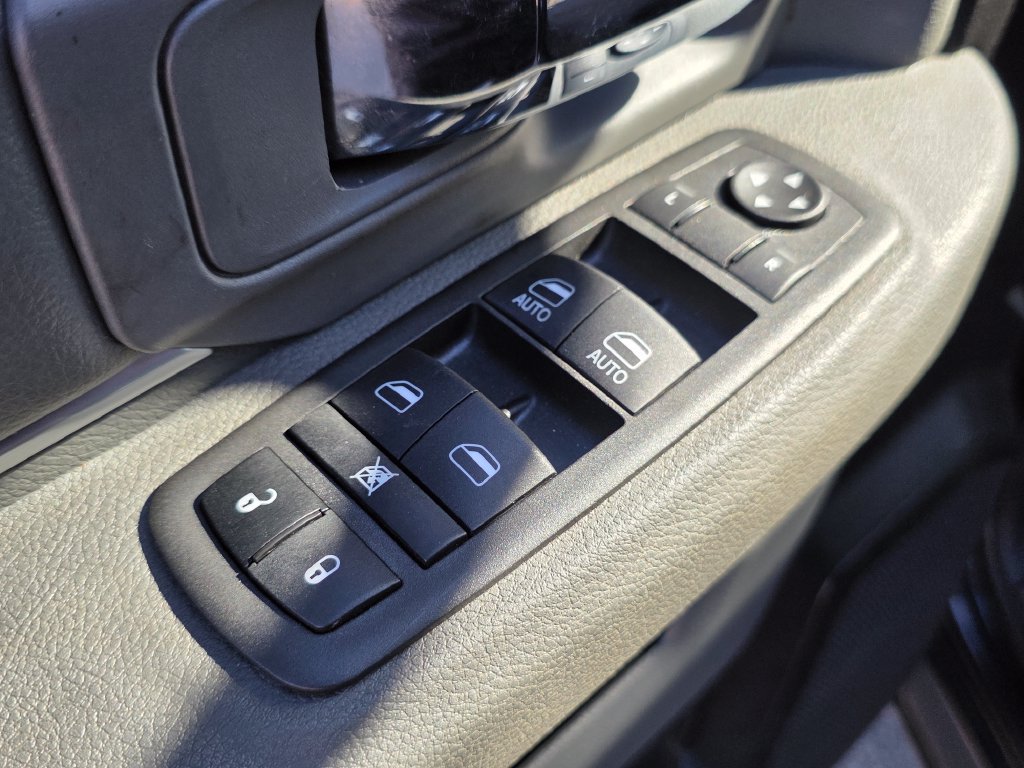 Photo 24 of this Ram 1500