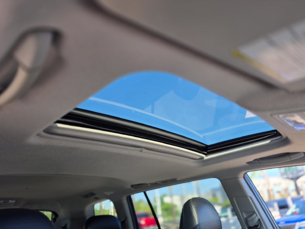 Photo 7 of this Toyota Highlander