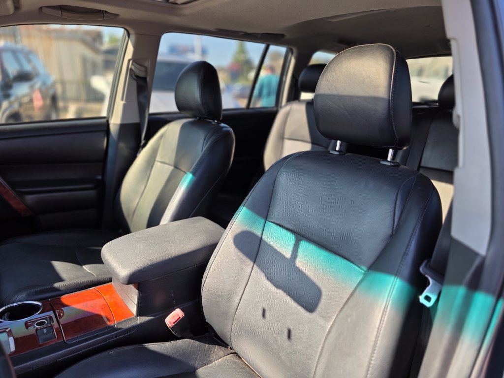 Photo 10 of this Toyota Highlander