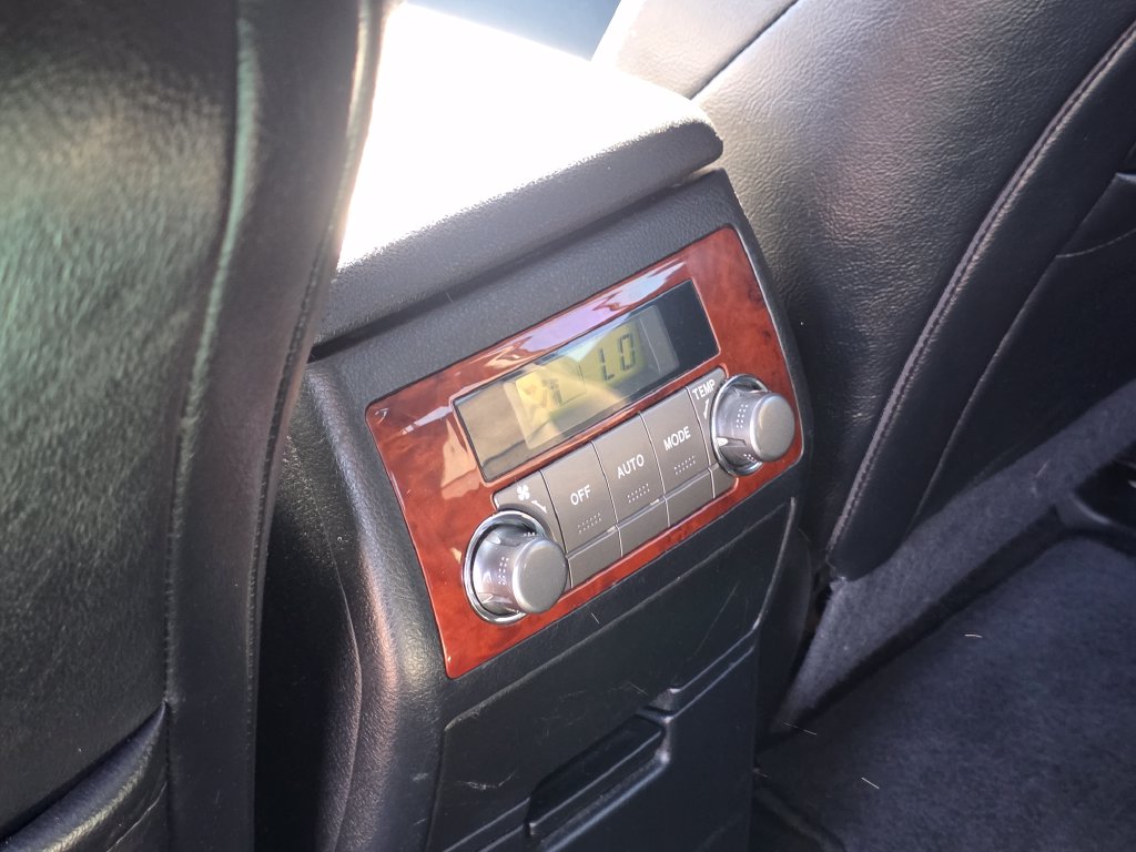 Photo 14 of this Toyota Highlander
