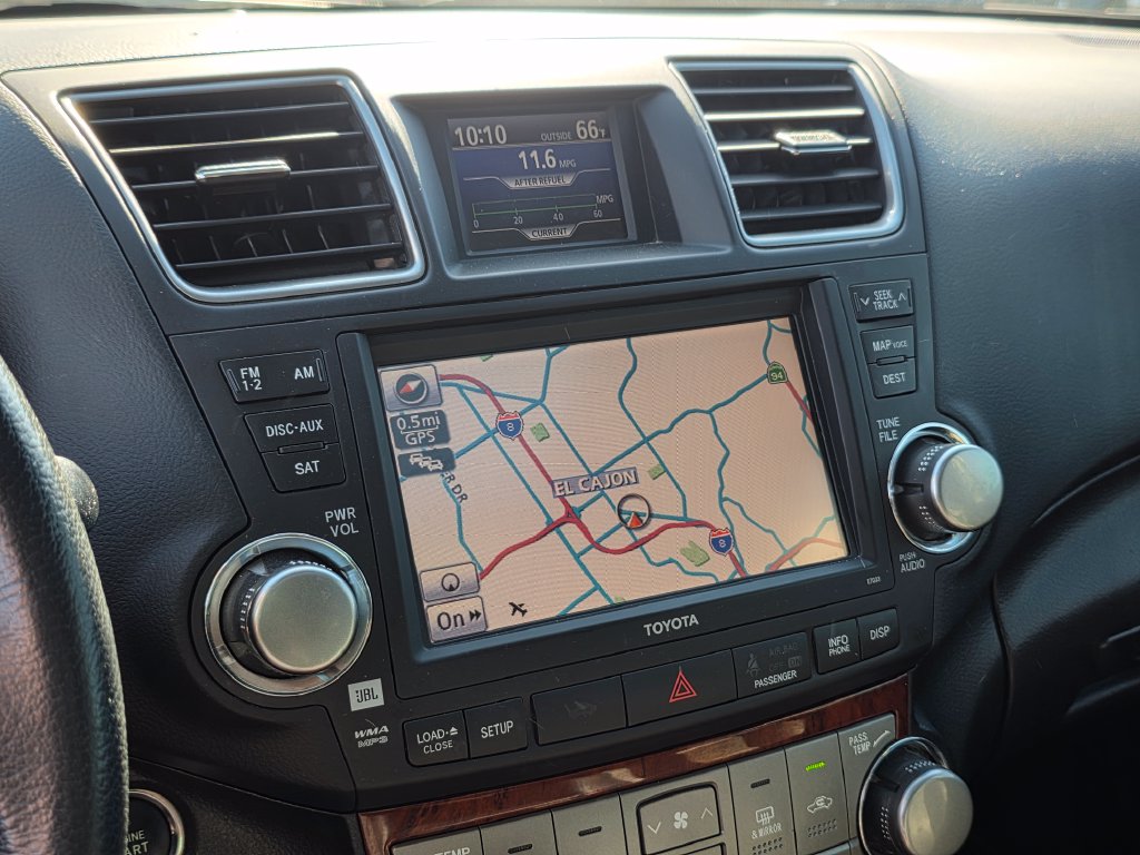 Photo 16 of this Toyota Highlander