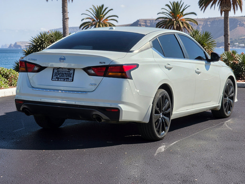 Photo 8 of this Nissan Altima