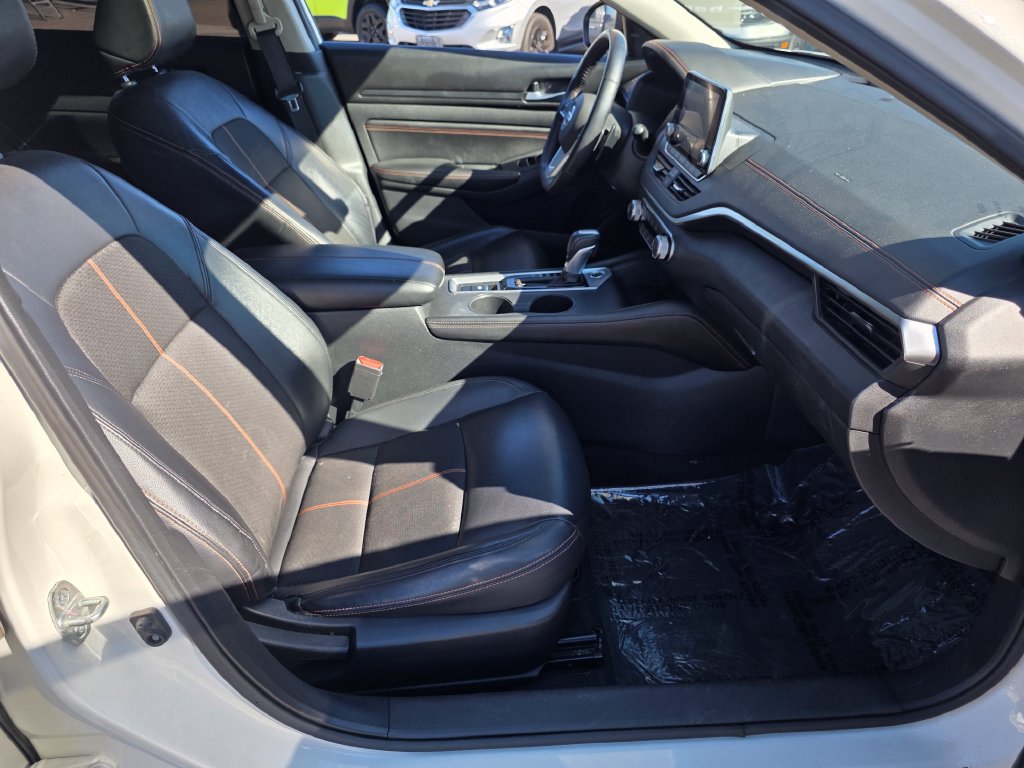 Photo 12 of this Nissan Altima