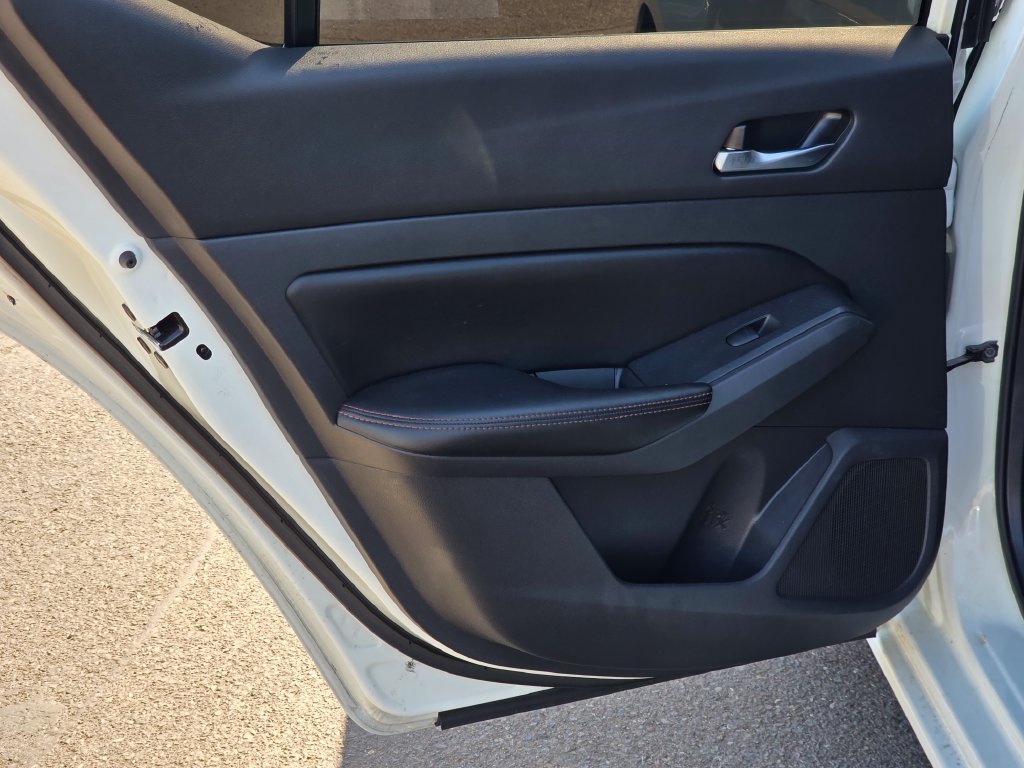 Photo 23 of this Nissan Altima